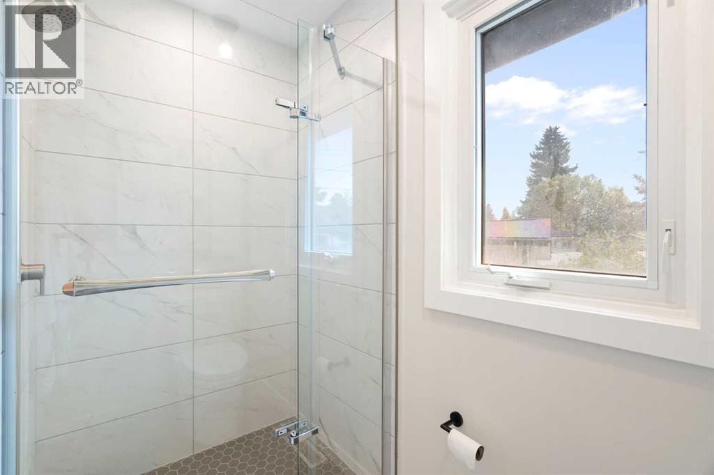 Photo 20 of 419 Willamina Crescent Se, Calgary AB