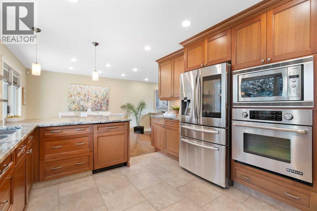 Photo 7 of 419 Willamina Crescent Se, Calgary AB