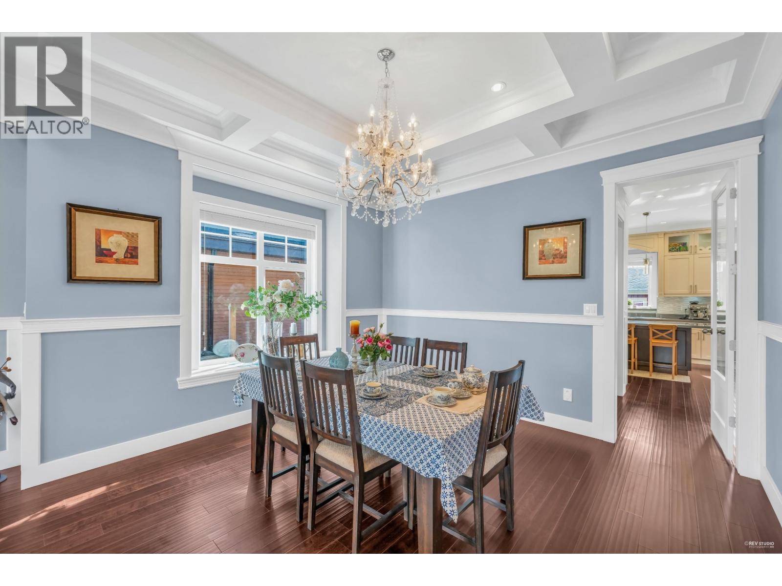337 E 17TH STREET, North Vancouver