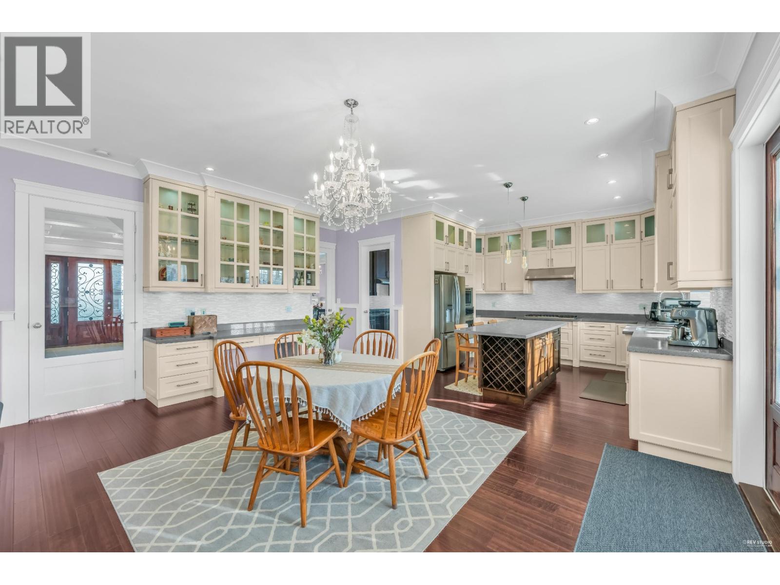 337 E 17TH STREET, North Vancouver
