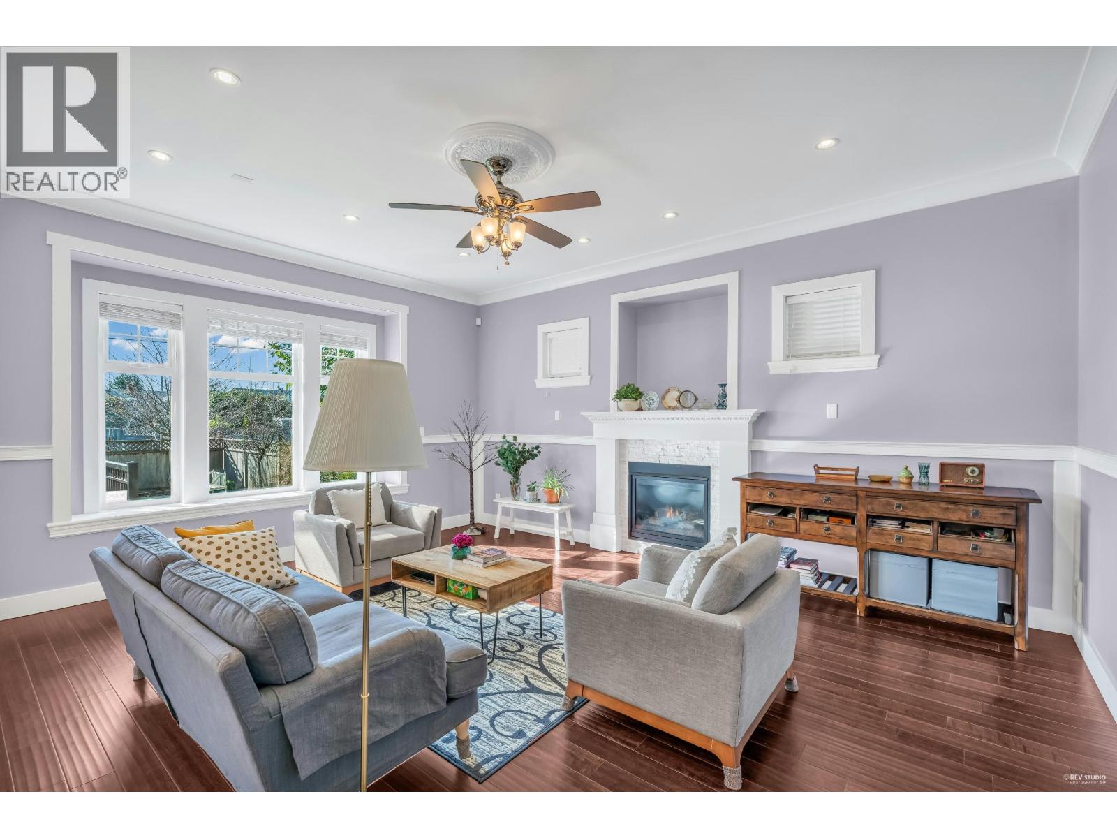 337 E 17TH STREET, North Vancouver