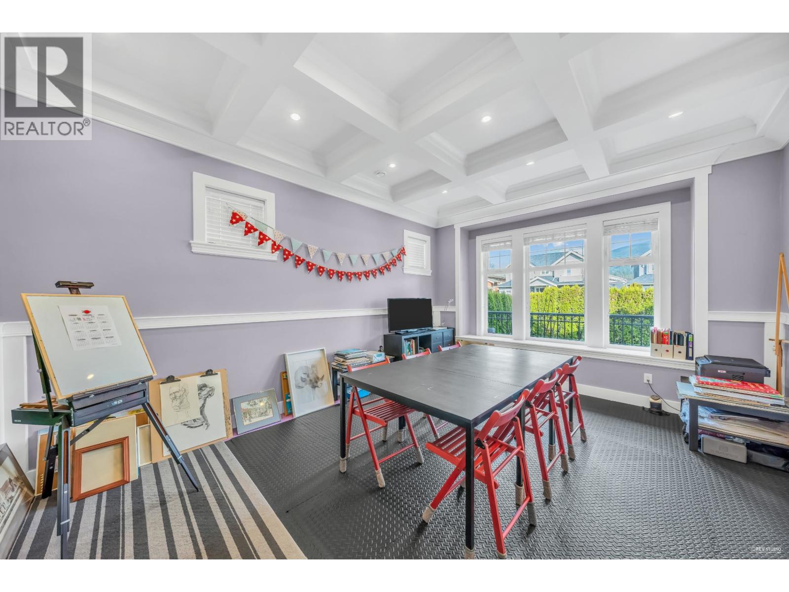 337 E 17TH STREET, North Vancouver