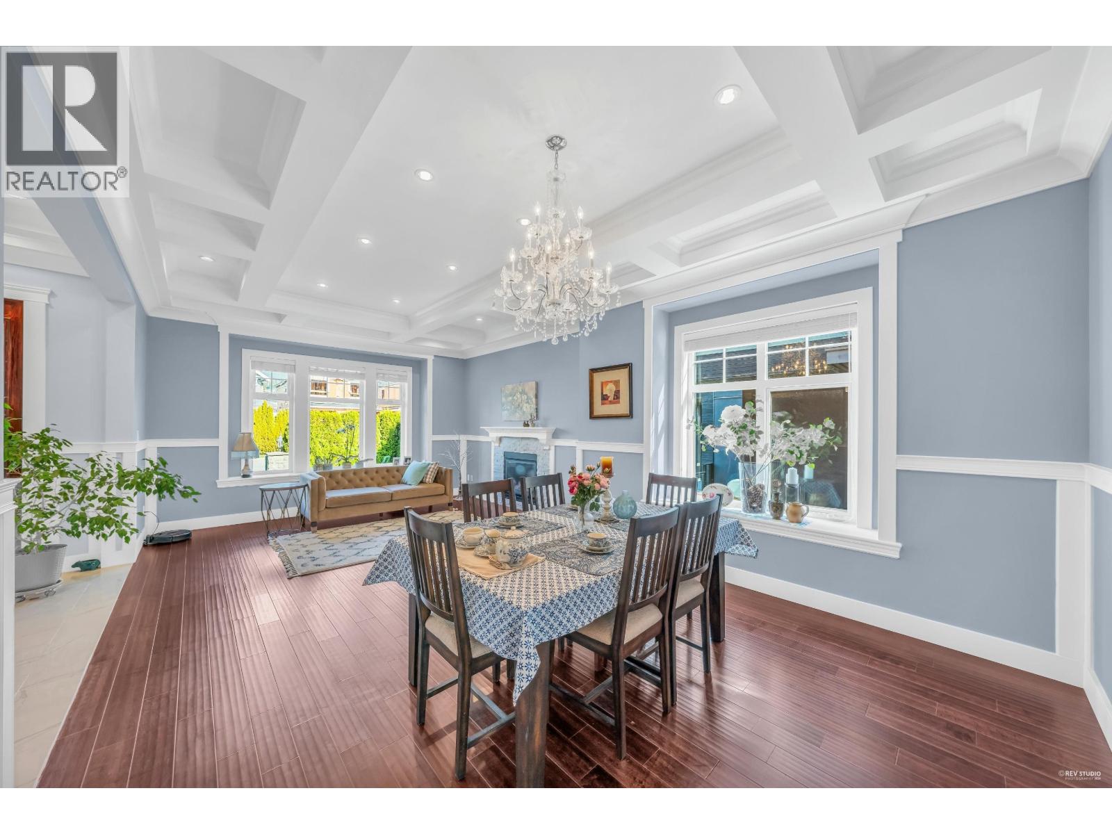 337 E 17TH STREET, North Vancouver