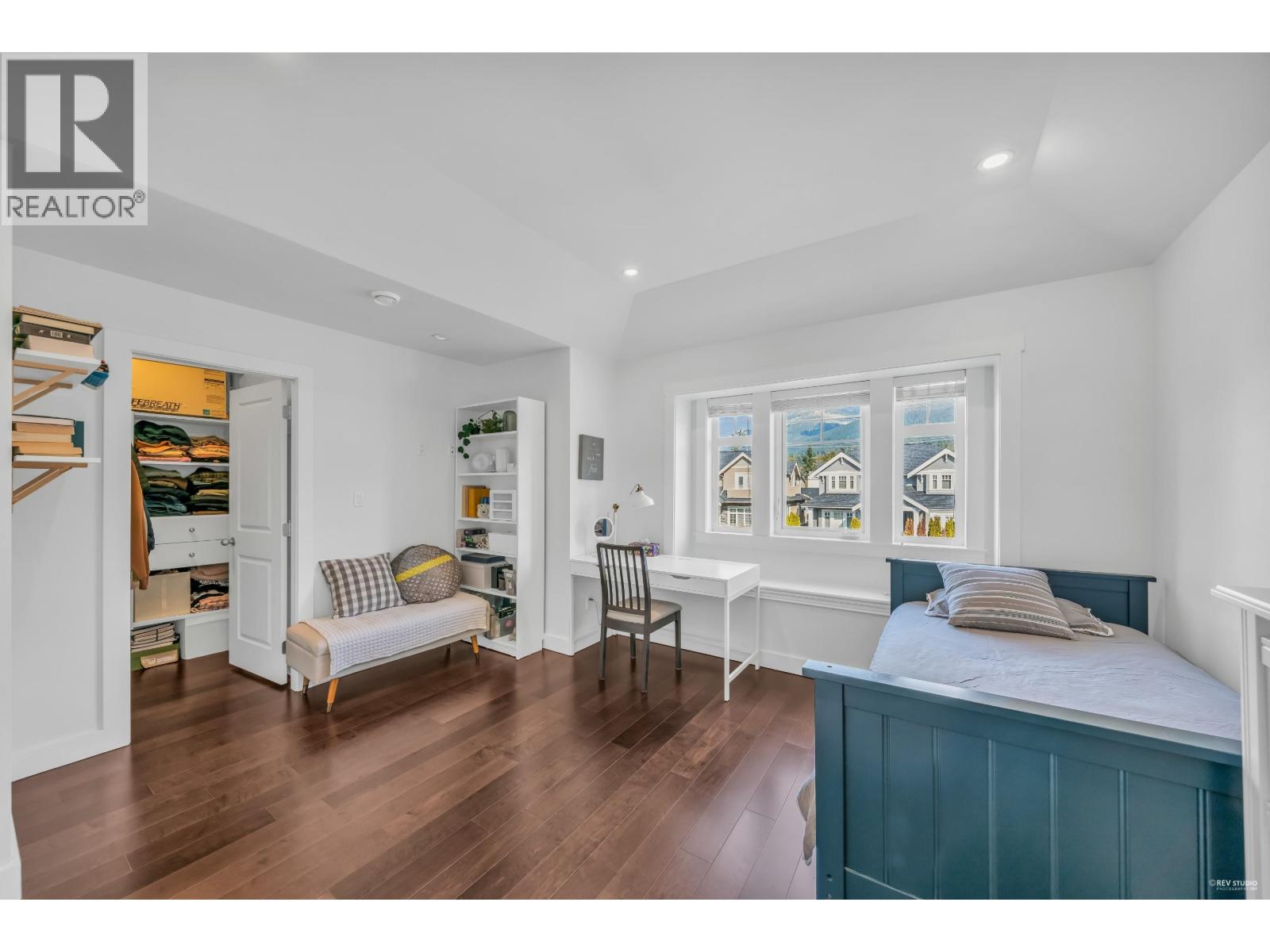 337 E 17TH STREET, North Vancouver