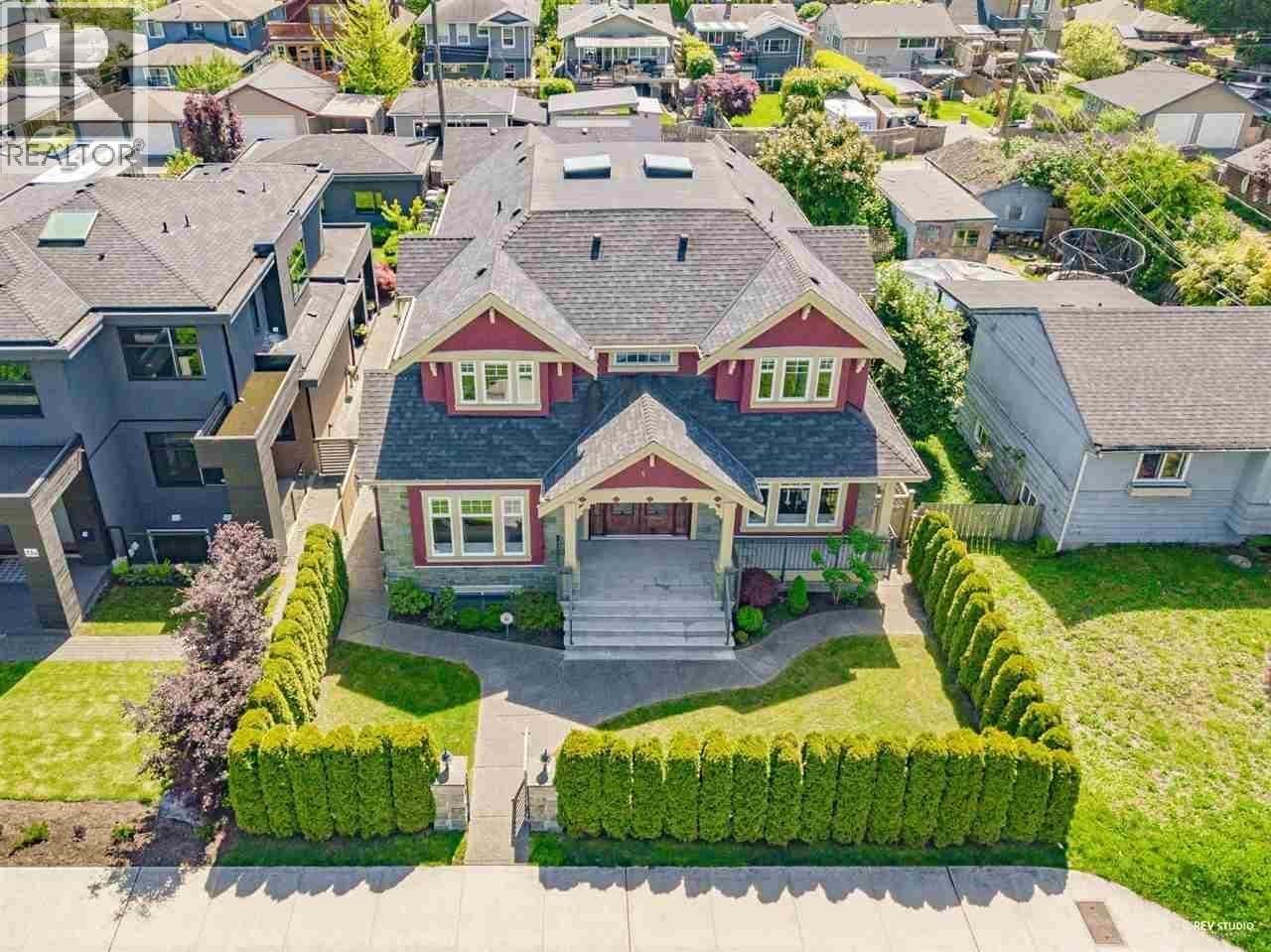 337 E 17TH STREET, North Vancouver