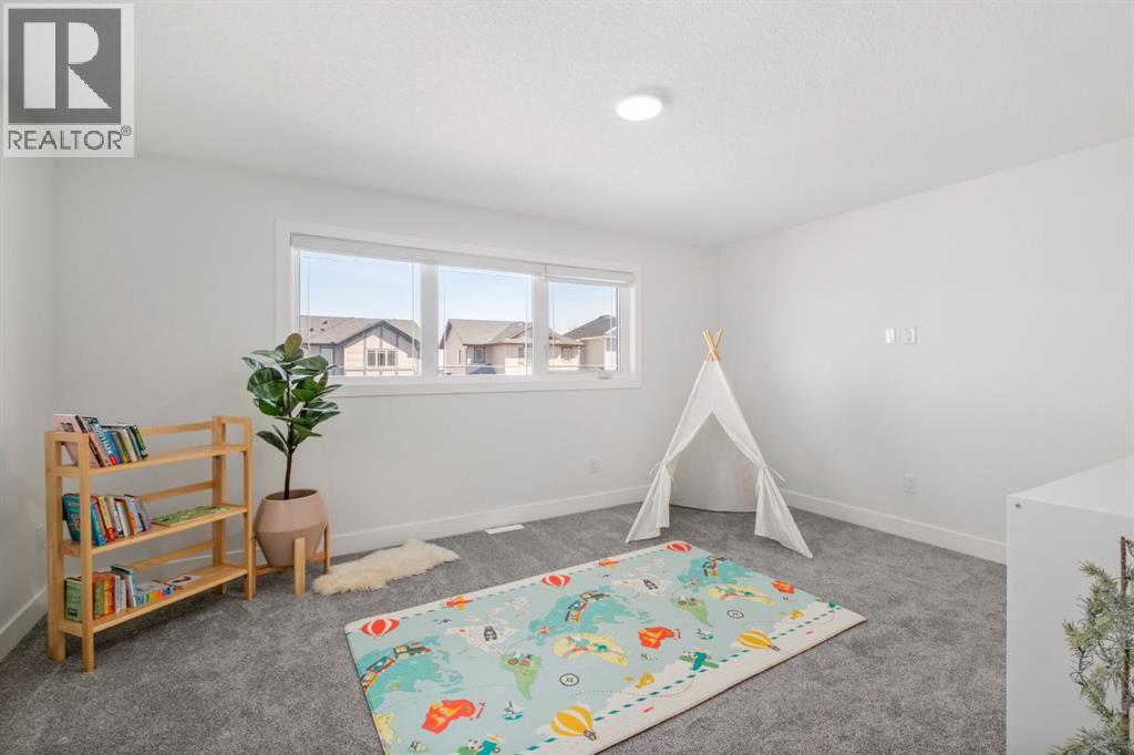 Photo 21 of 116 Sherwood Crescent Nw, Calgary AB