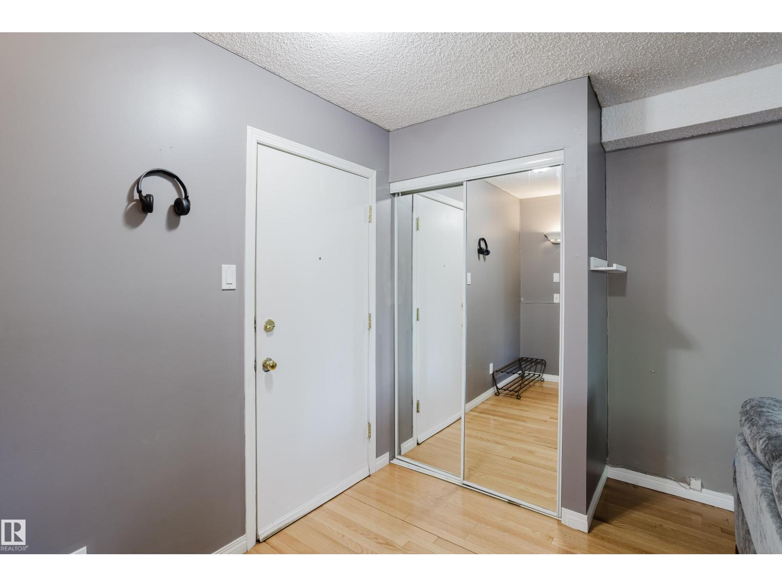 Photo 3 of 106 11217 103 Av Nw, Edmonton AB