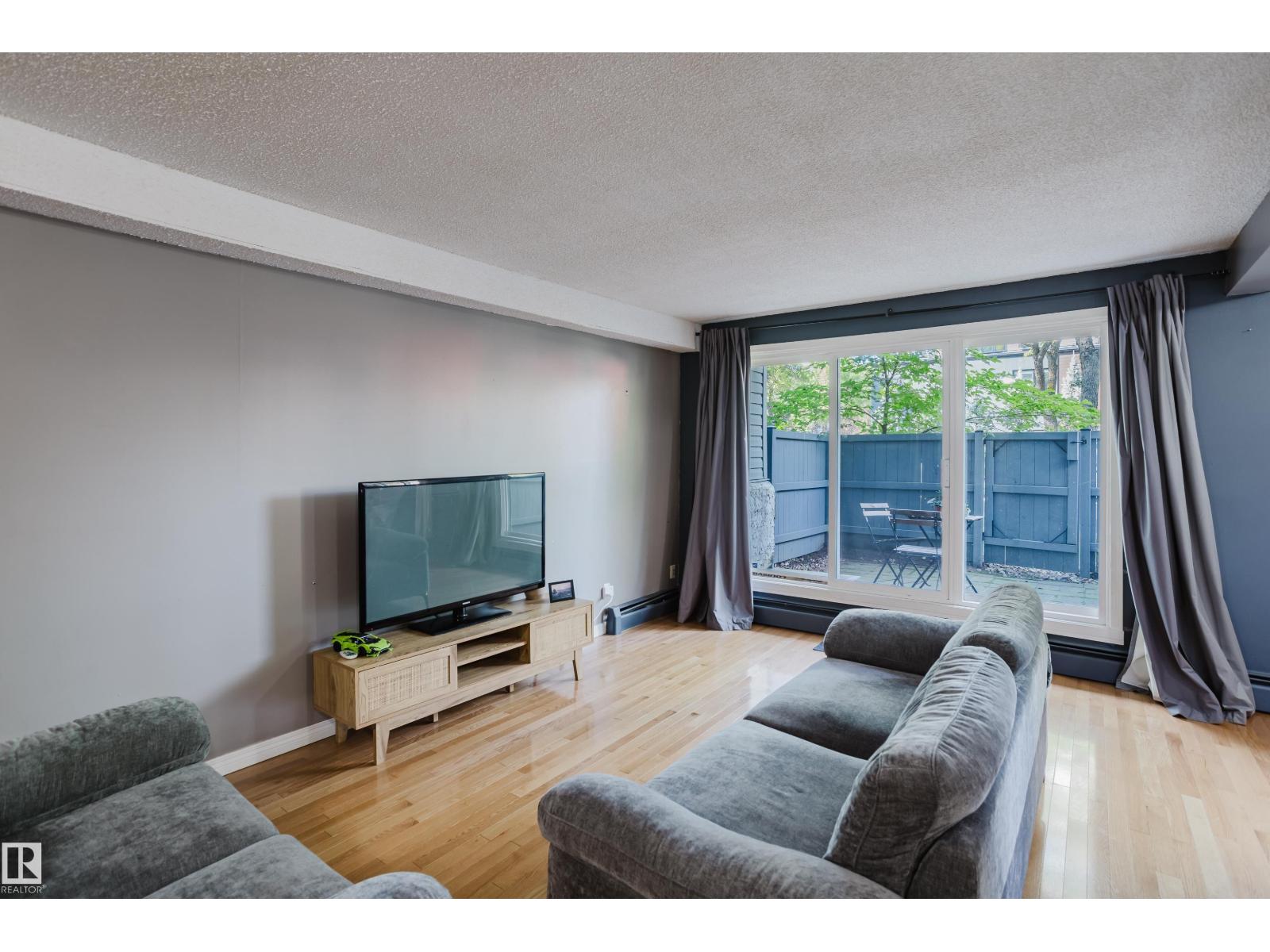 Photo 5 of 106 11217 103 Av Nw, Edmonton AB