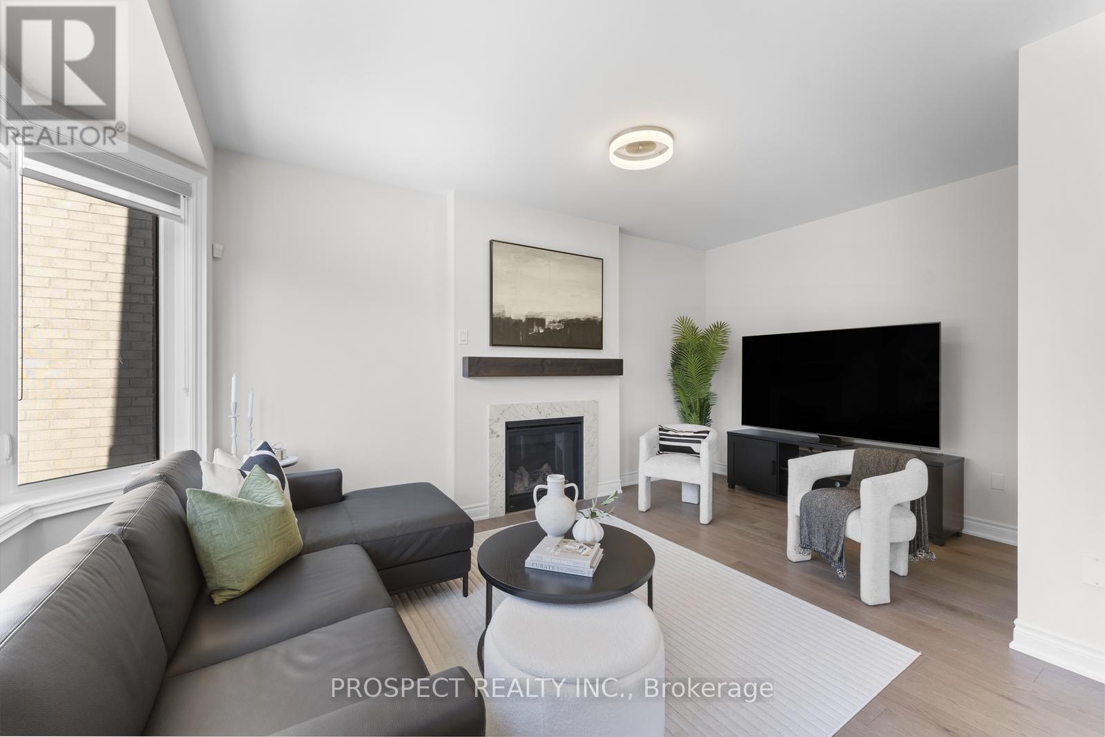 Photo 10 of 42 Ryerson Drive, Vaughan ON