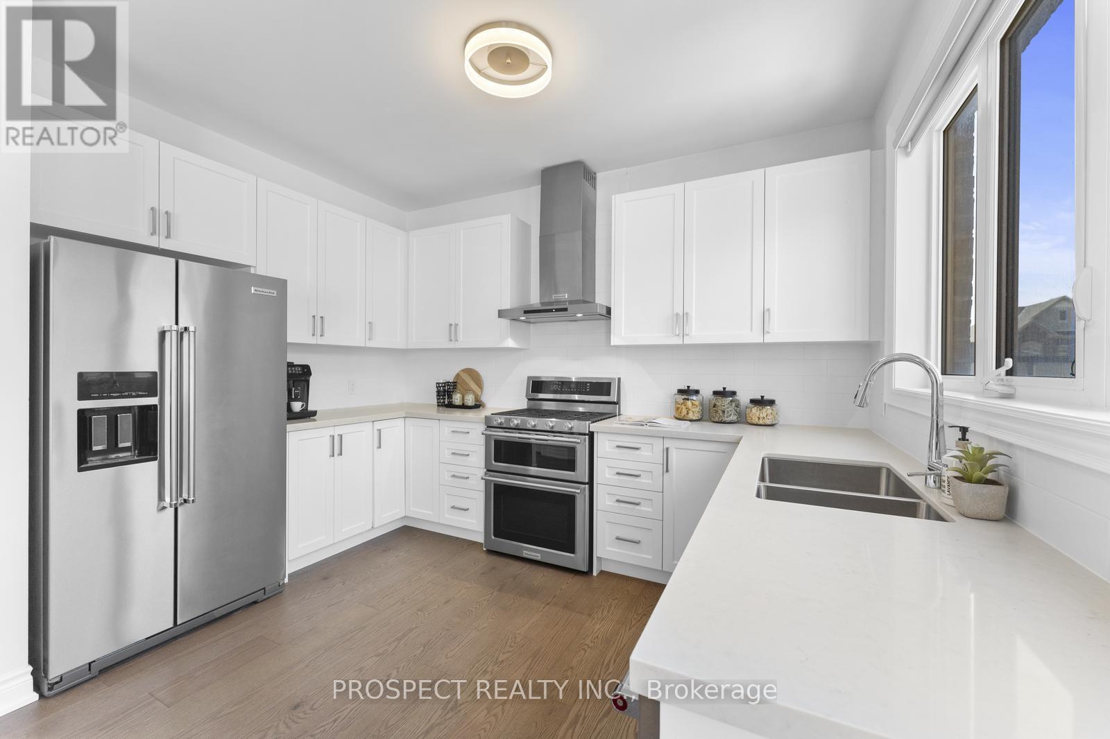 Photo 16 of 42 Ryerson Drive, Vaughan ON
