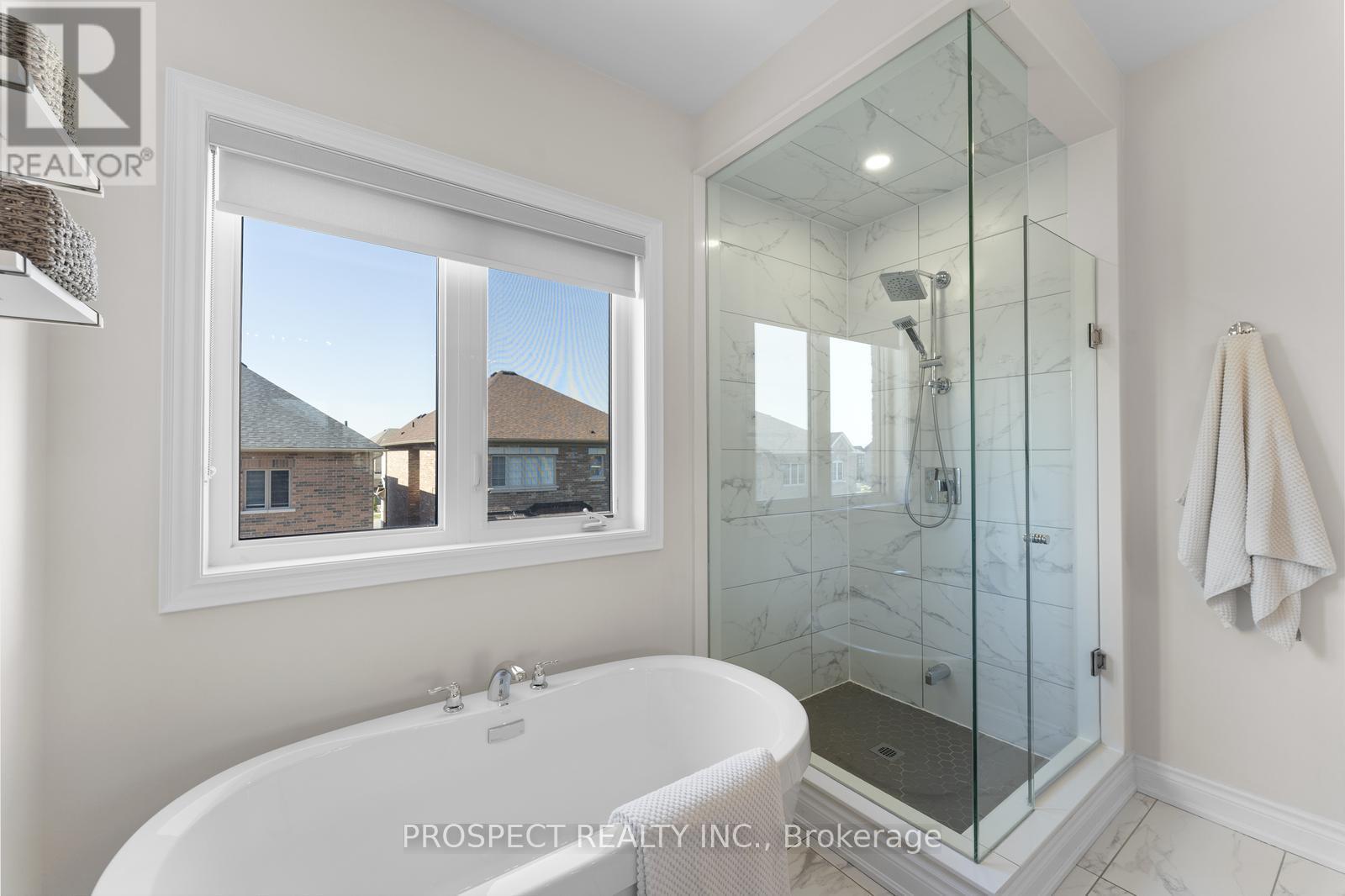Photo 28 of 42 Ryerson Drive, Vaughan ON
