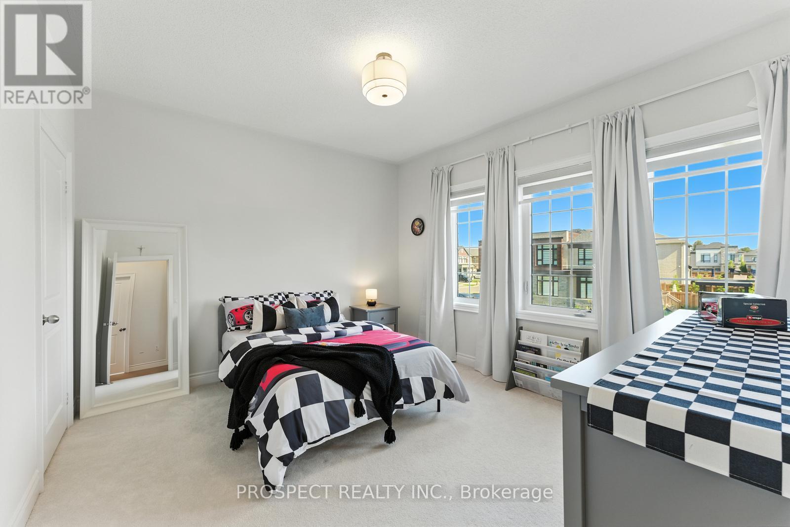 Photo 32 of 42 Ryerson Drive, Vaughan ON