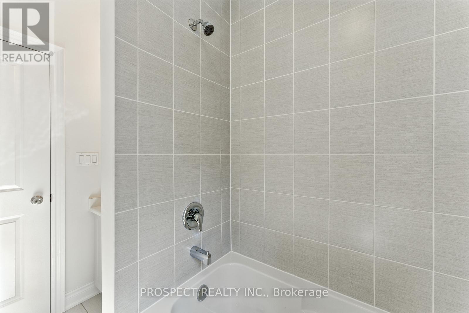 Photo 34 of 42 Ryerson Drive, Vaughan ON