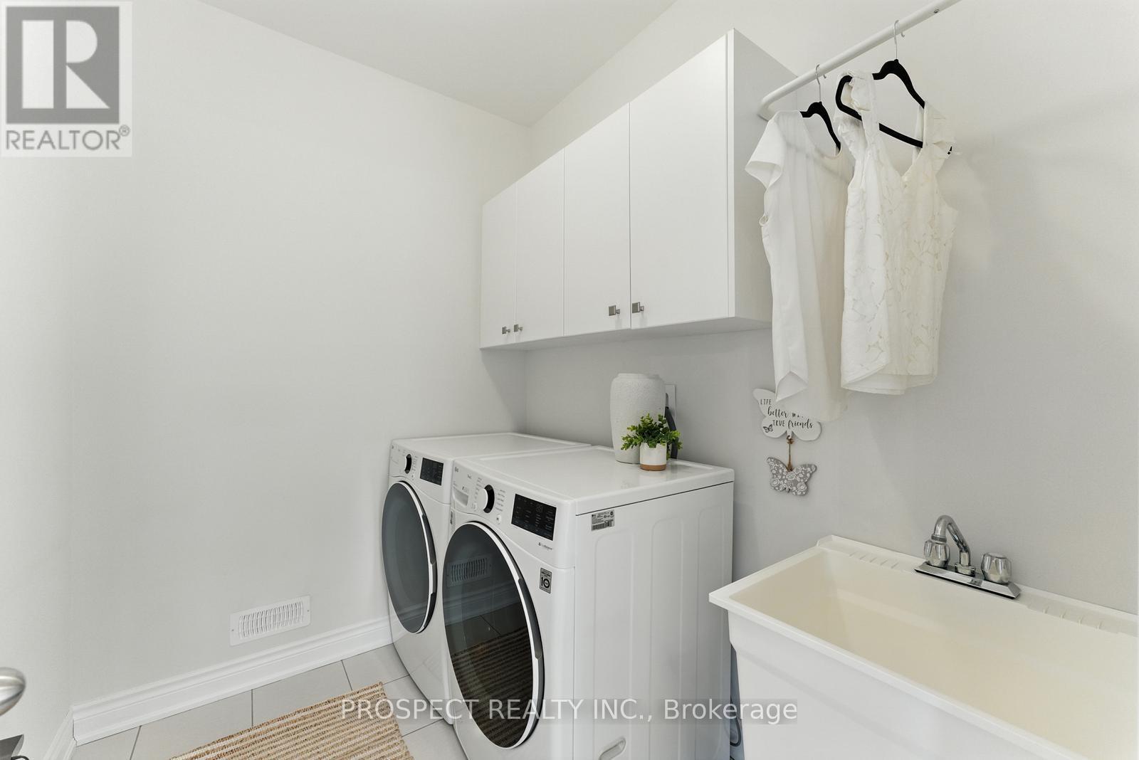 Photo 35 of 42 Ryerson Drive, Vaughan ON