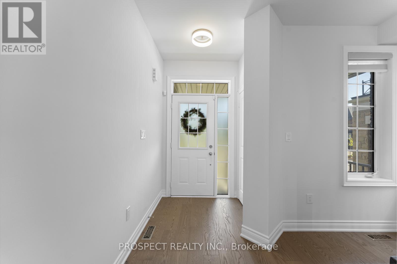 Photo 5 of 42 Ryerson Drive, Vaughan ON