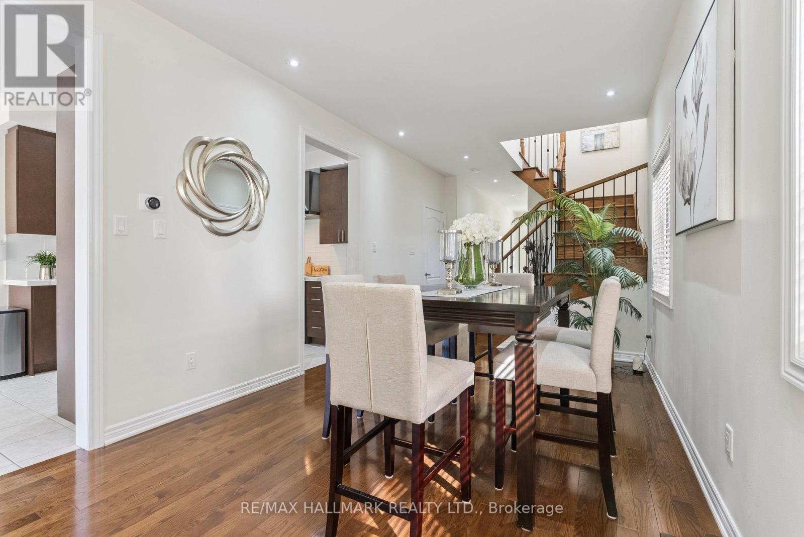 Photo 10 of 73 Lauderdale Drive, Vaughan ON