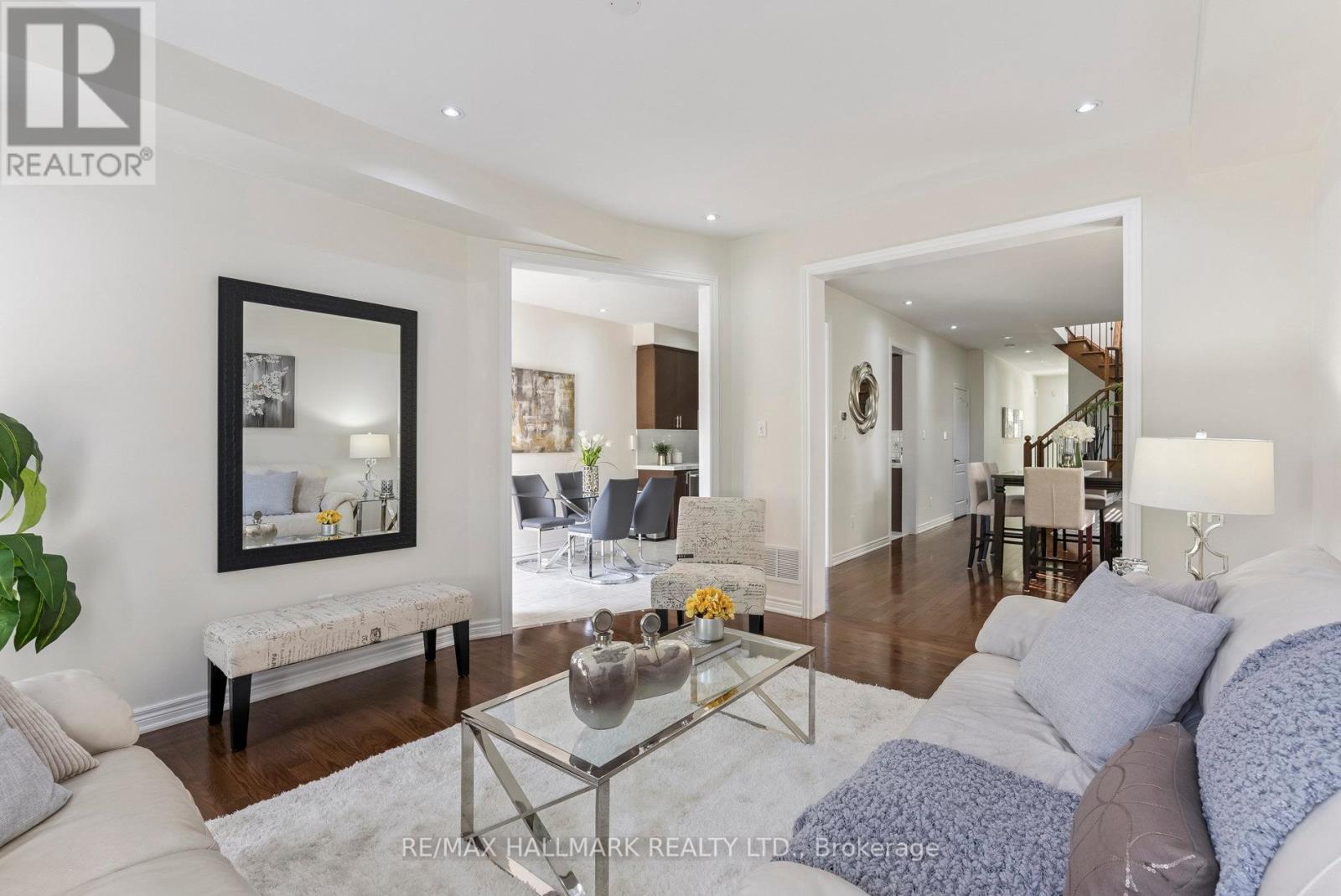 Photo 13 of 73 Lauderdale Drive, Vaughan ON