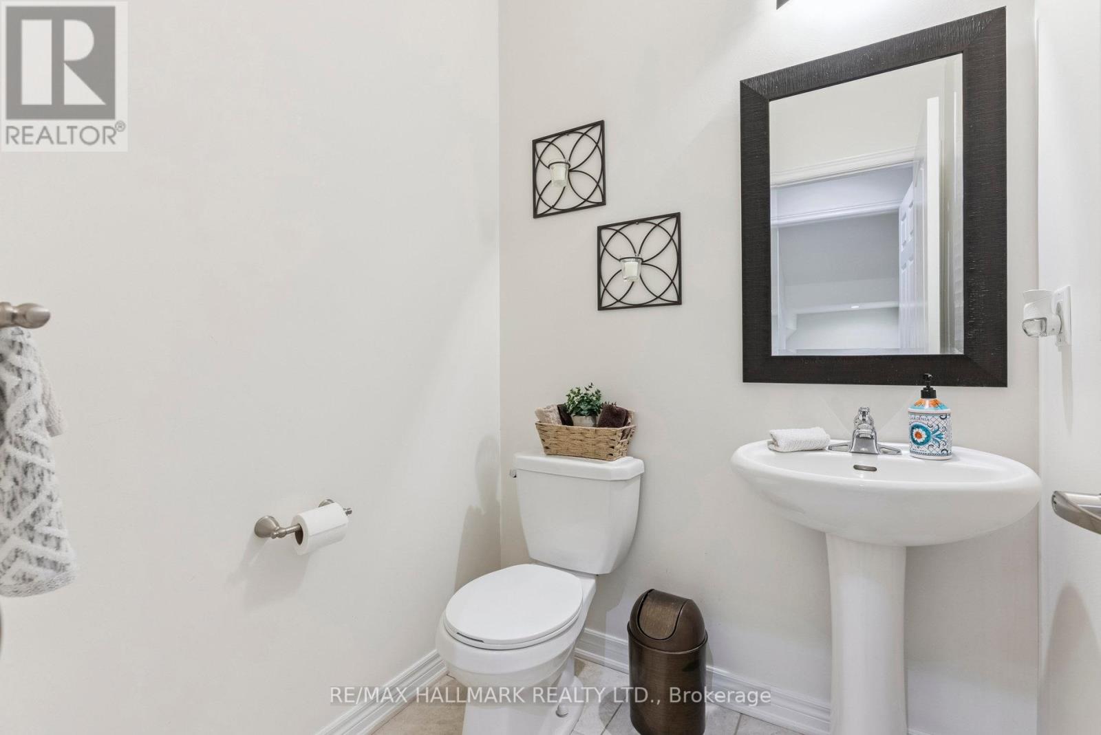 Photo 20 of 73 Lauderdale Drive, Vaughan ON