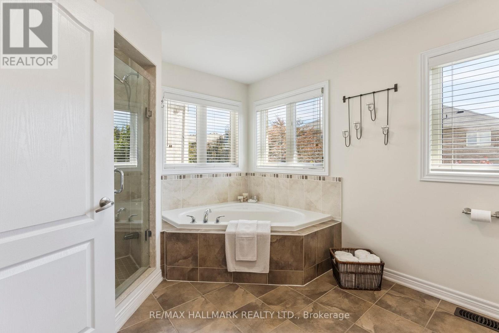 Photo 26 of 73 Lauderdale Drive, Vaughan ON