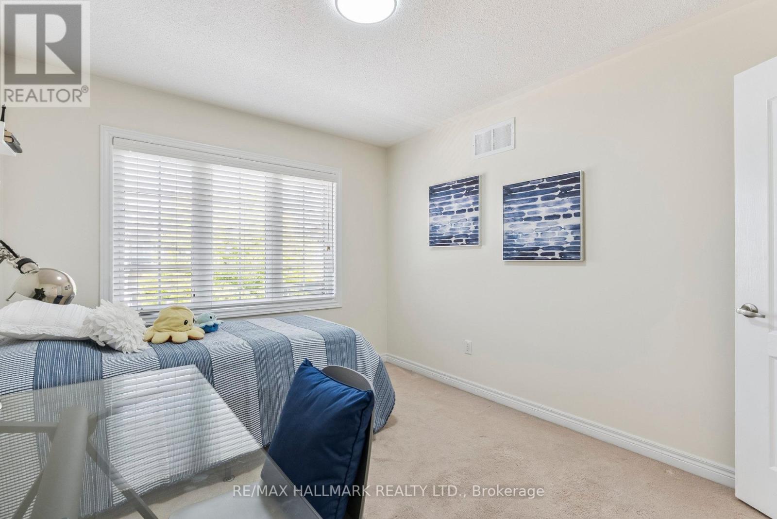 Photo 31 of 73 Lauderdale Drive, Vaughan ON