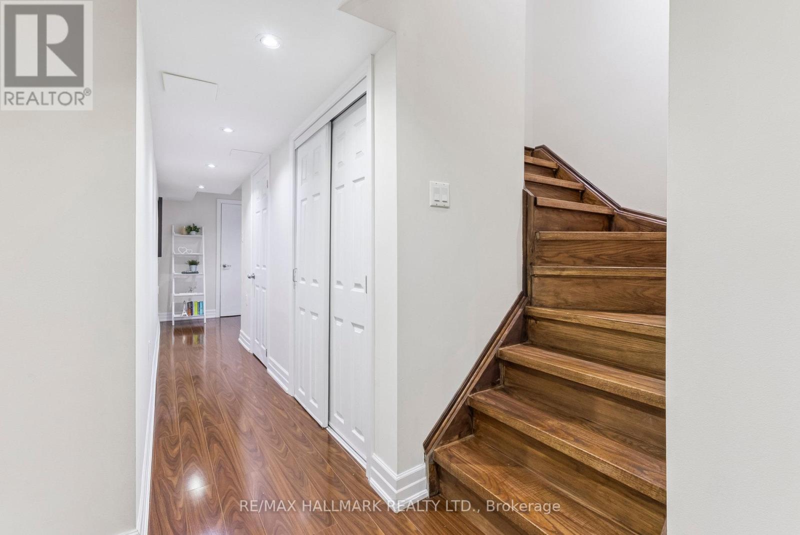 Photo 34 of 73 Lauderdale Drive, Vaughan ON