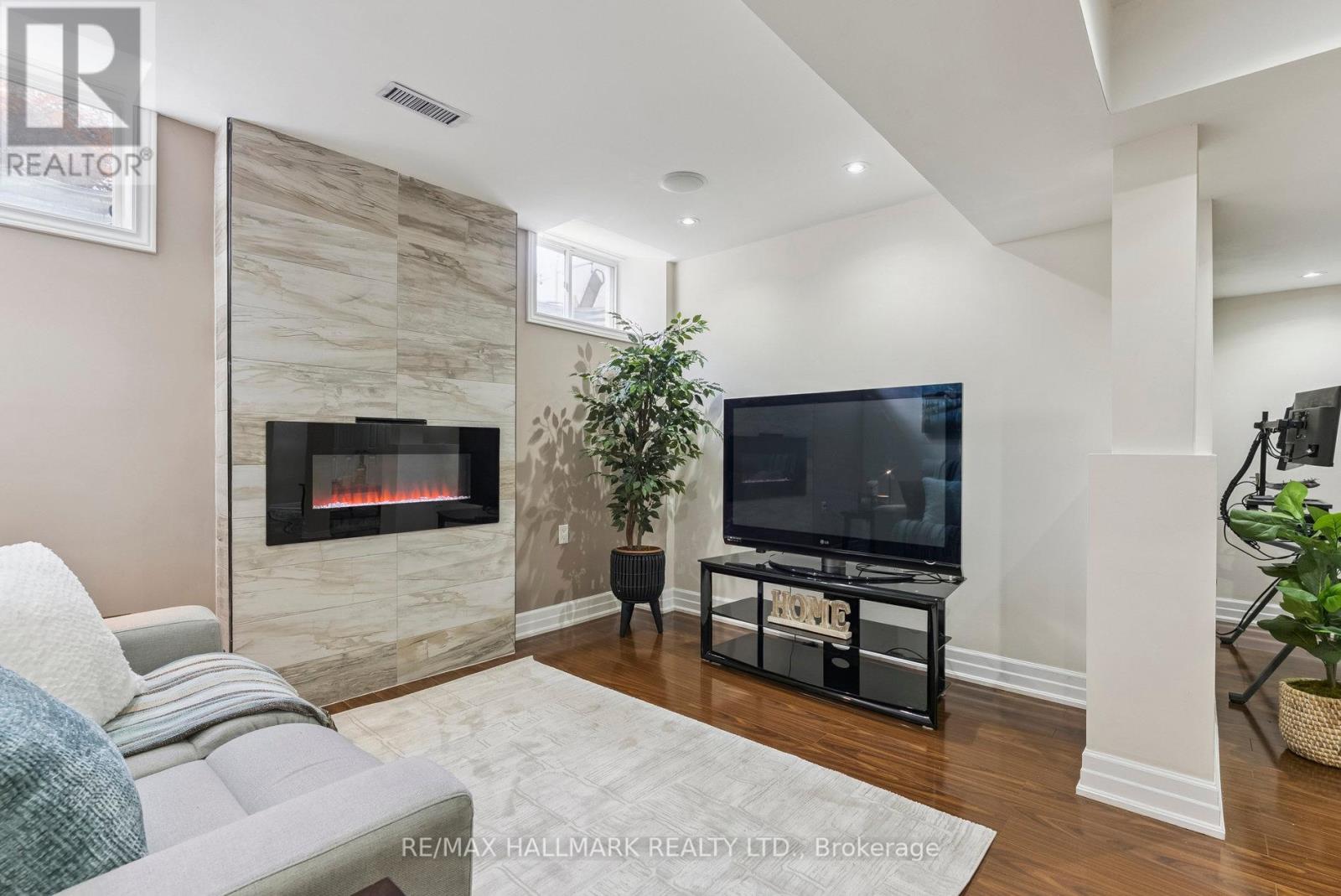Photo 39 of 73 Lauderdale Drive, Vaughan ON