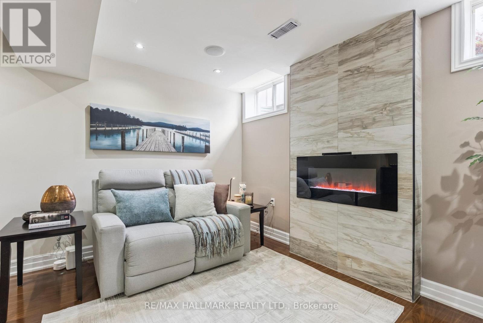 Photo 40 of 73 Lauderdale Drive, Vaughan ON