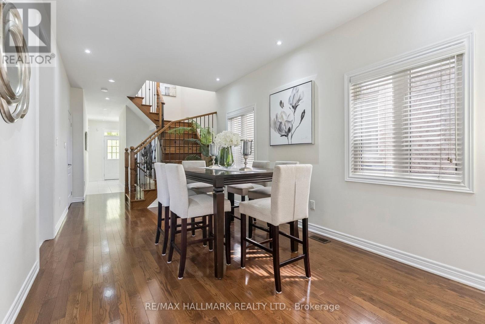 Photo 9 of 73 Lauderdale Drive, Vaughan ON