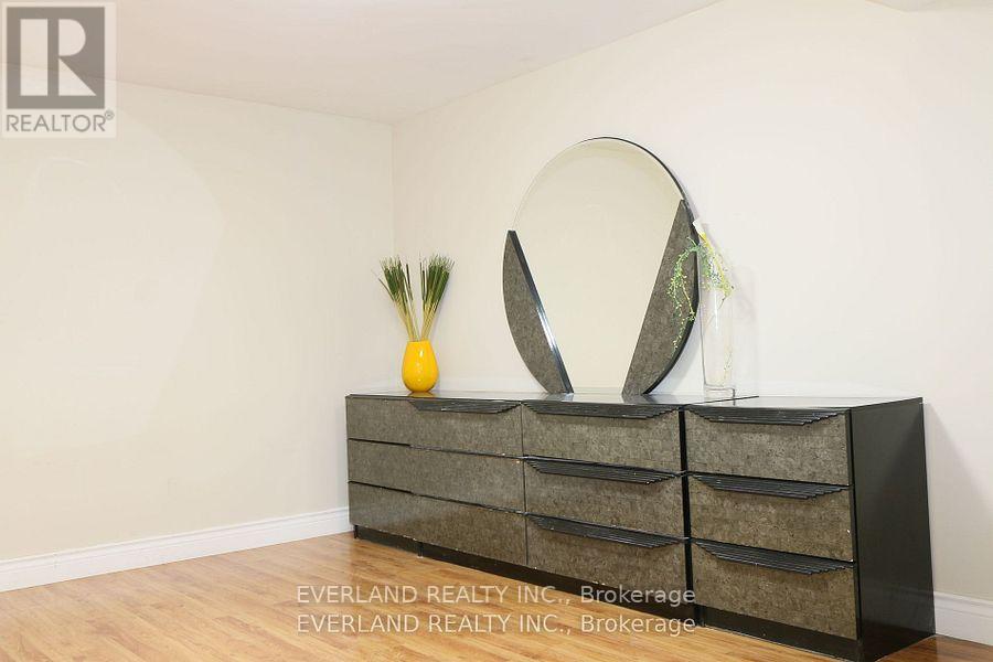 Photo 21 of Basement 38 Kimberly Court, Richmond Hill ON