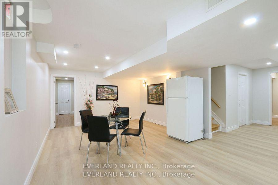 Photo 4 of Basement 38 Kimberly Court, Richmond Hill ON