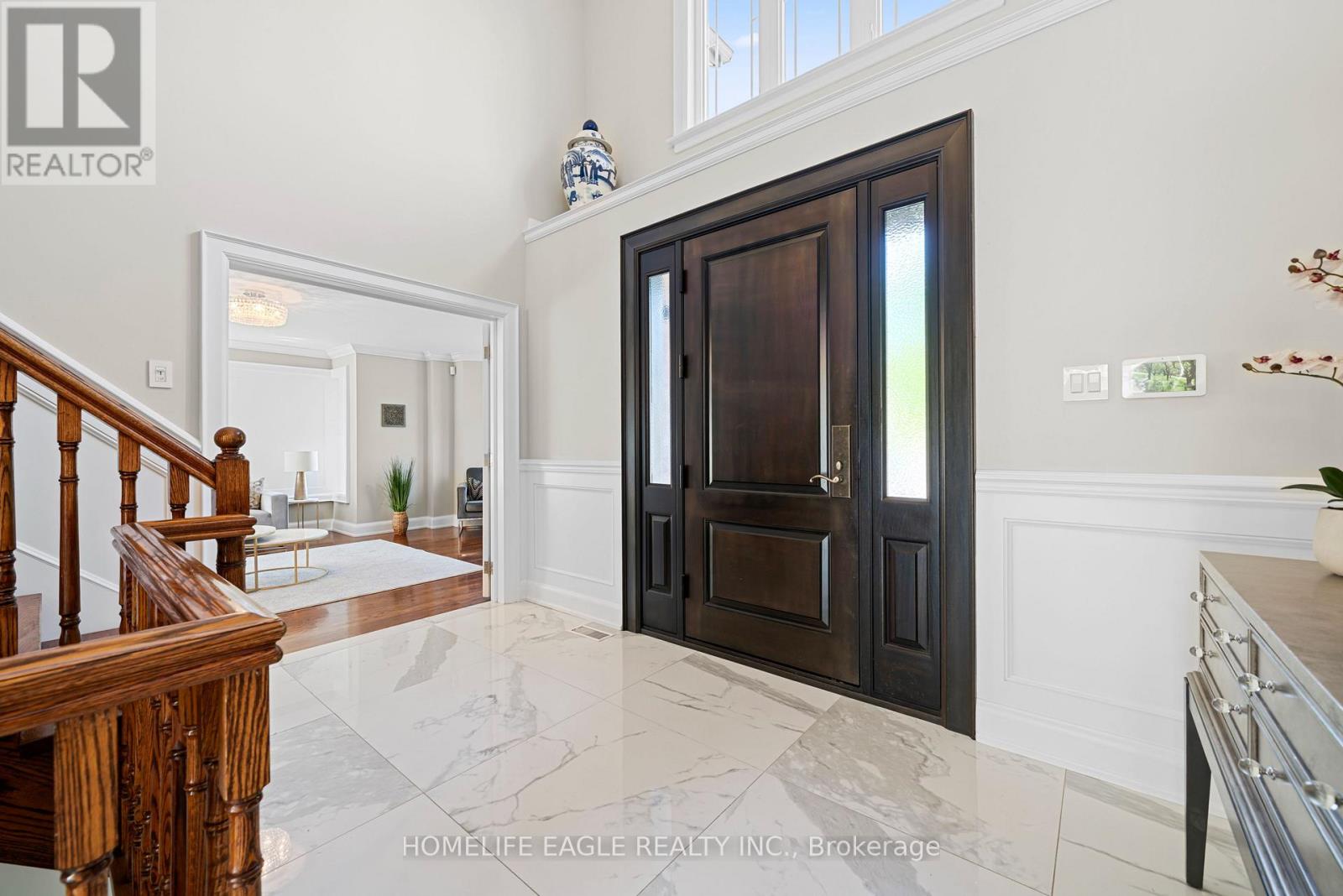 Photo 4 of 31 Modesto Gardens, Vaughan ON
