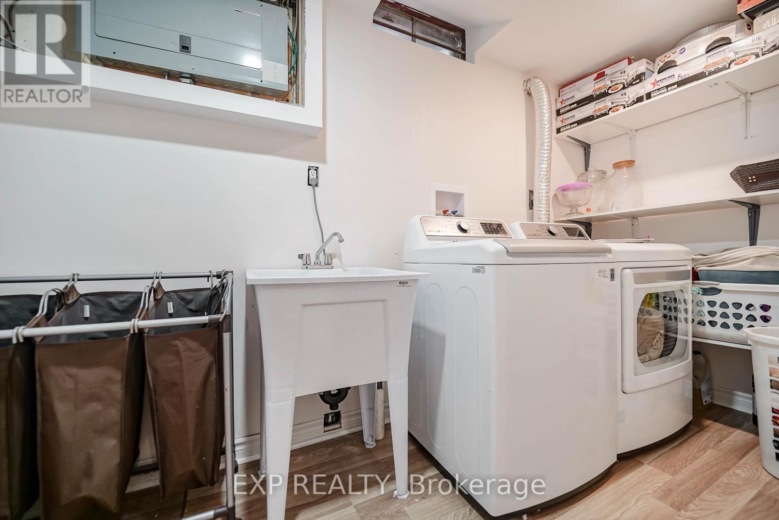 Photo 30 of 76 Salisbury Circle, Brampton ON