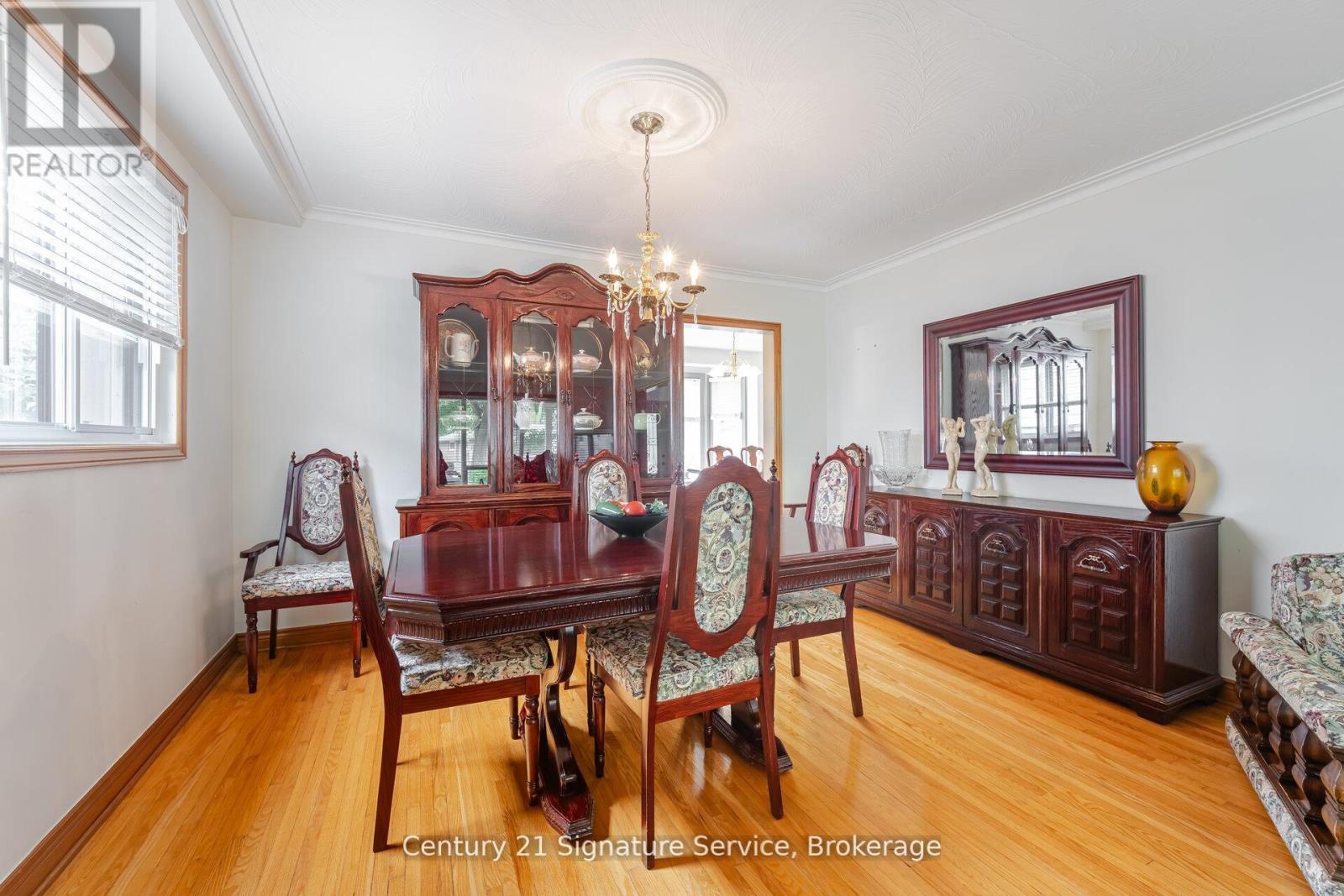 Photo 14 of 512 Selsey Drive, Mississauga ON