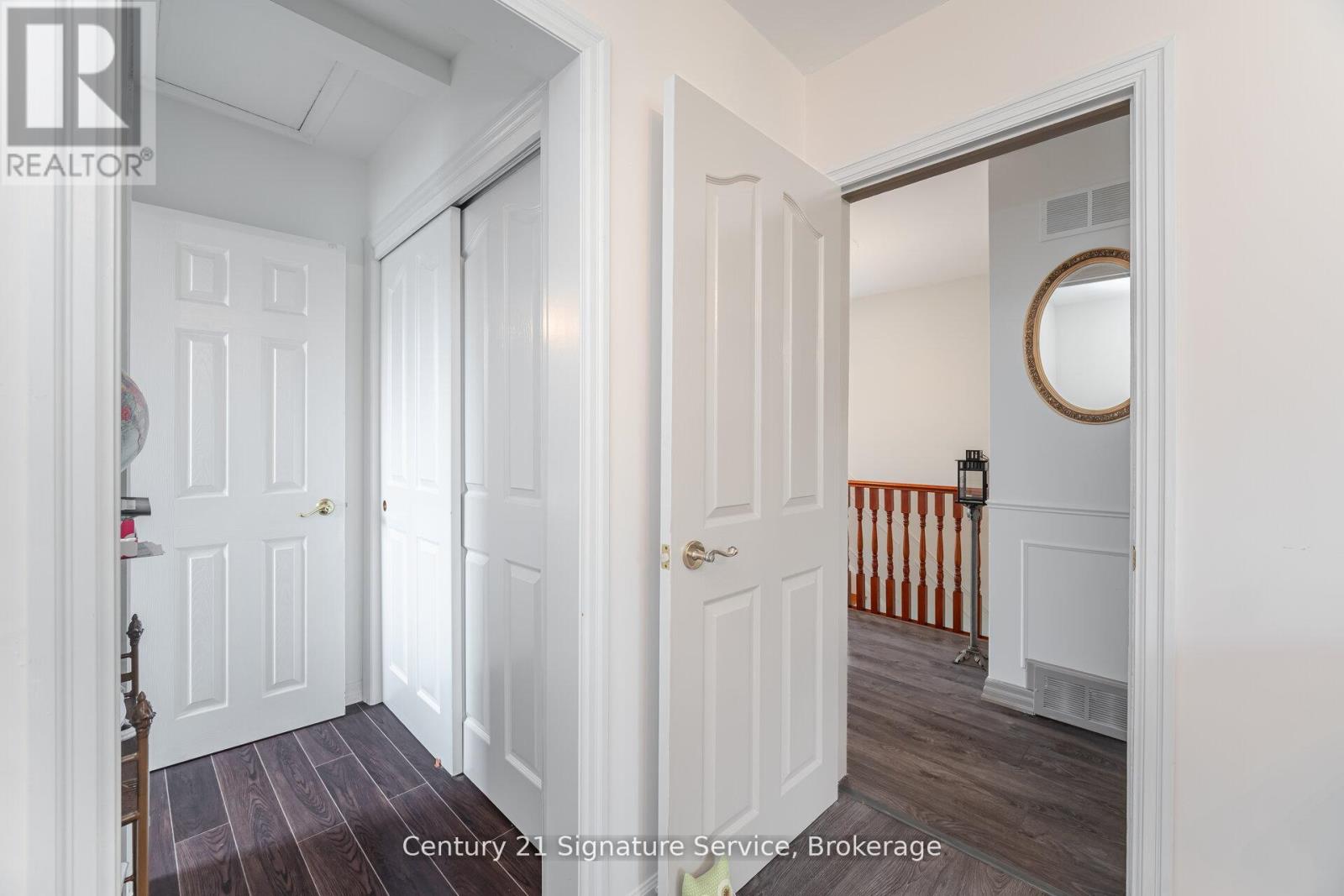Photo 35 of 512 Selsey Drive, Mississauga ON