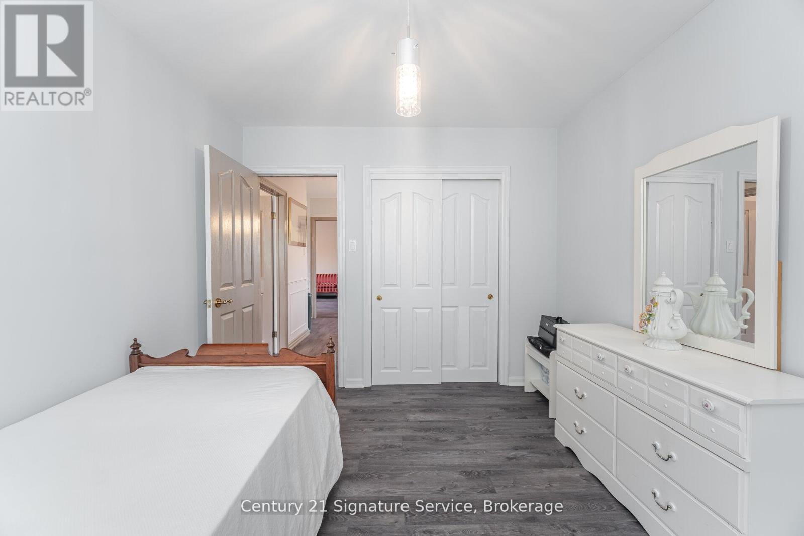 Photo 39 of 512 Selsey Drive, Mississauga ON