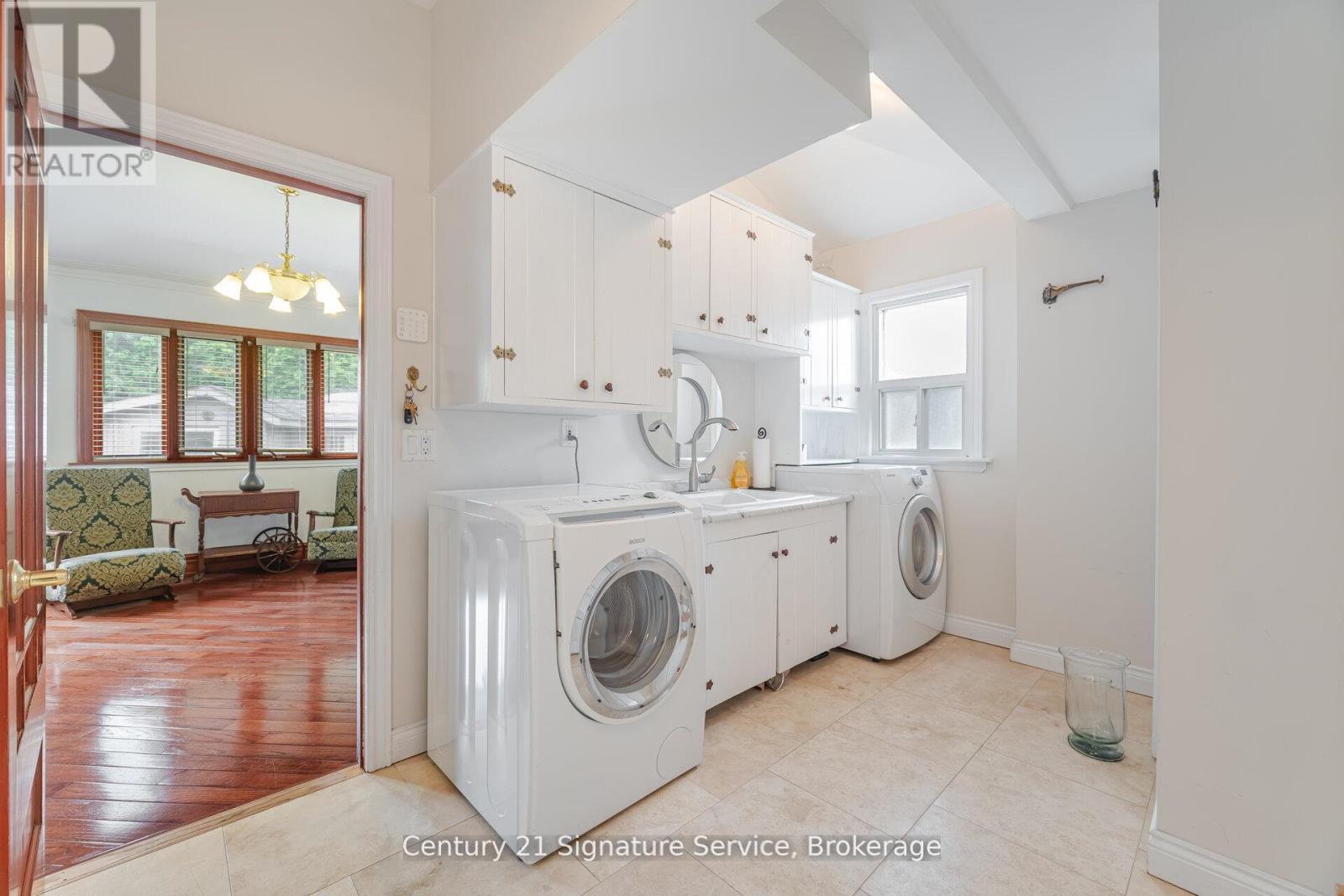 Photo 28 of 512 Selsey Drive, Mississauga ON