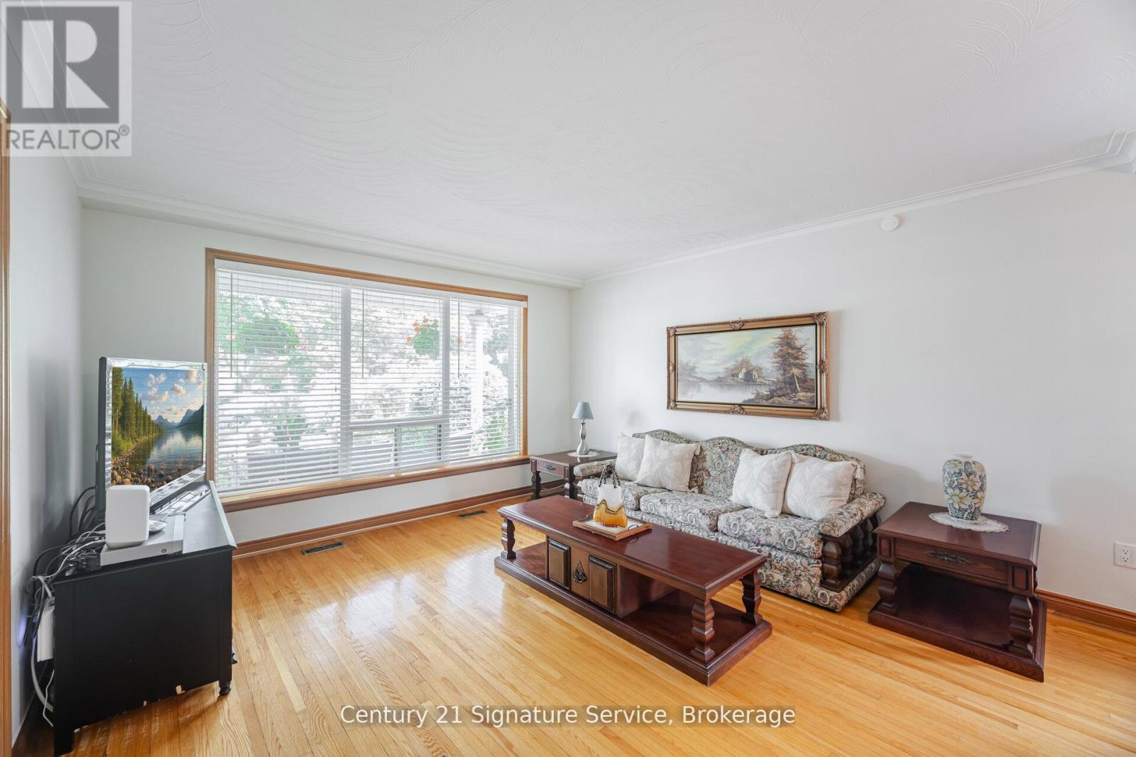 Photo 9 of 512 Selsey Drive, Mississauga ON
