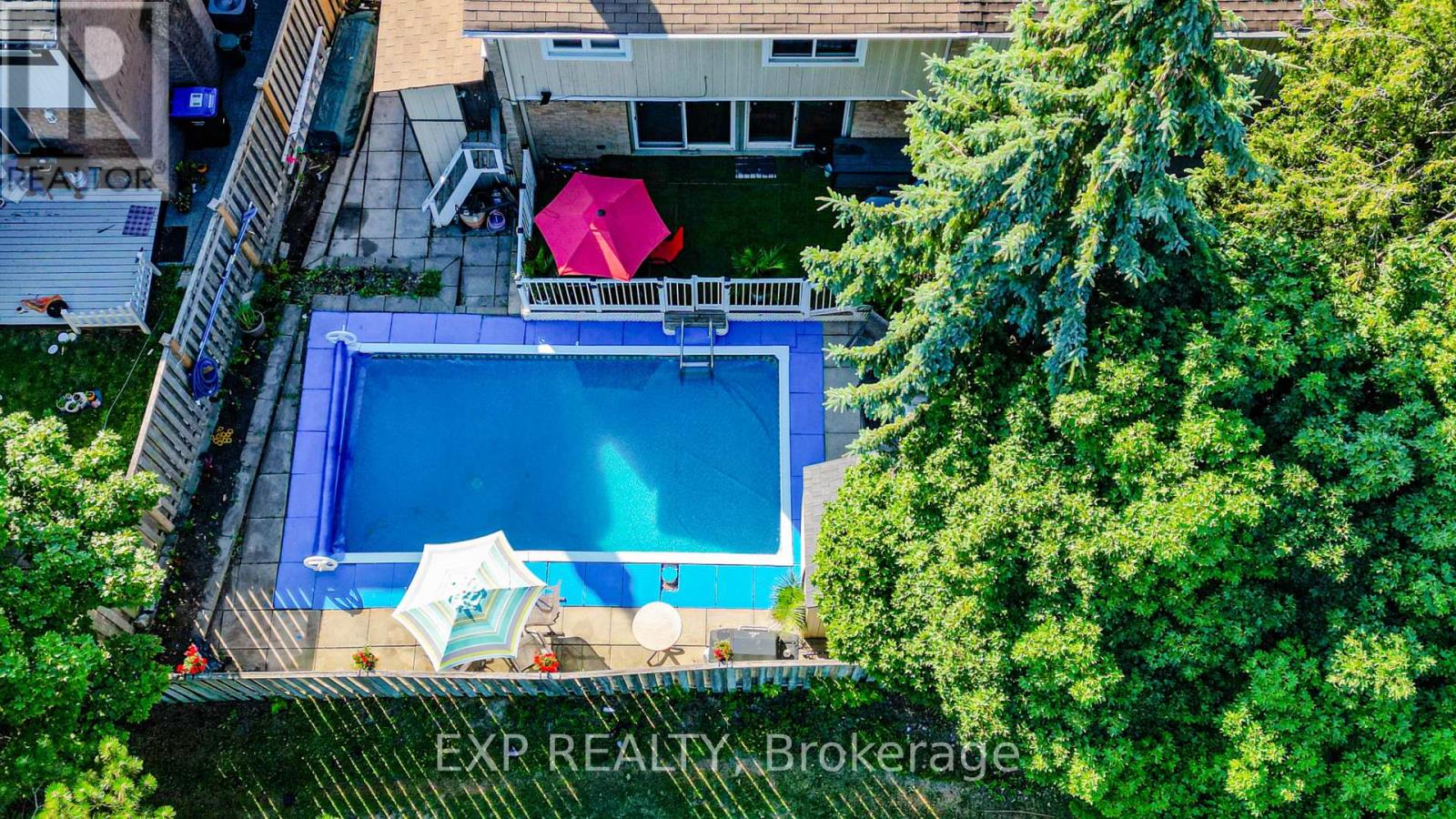 Photo 33 of 76 Salisbury Circle, Brampton ON