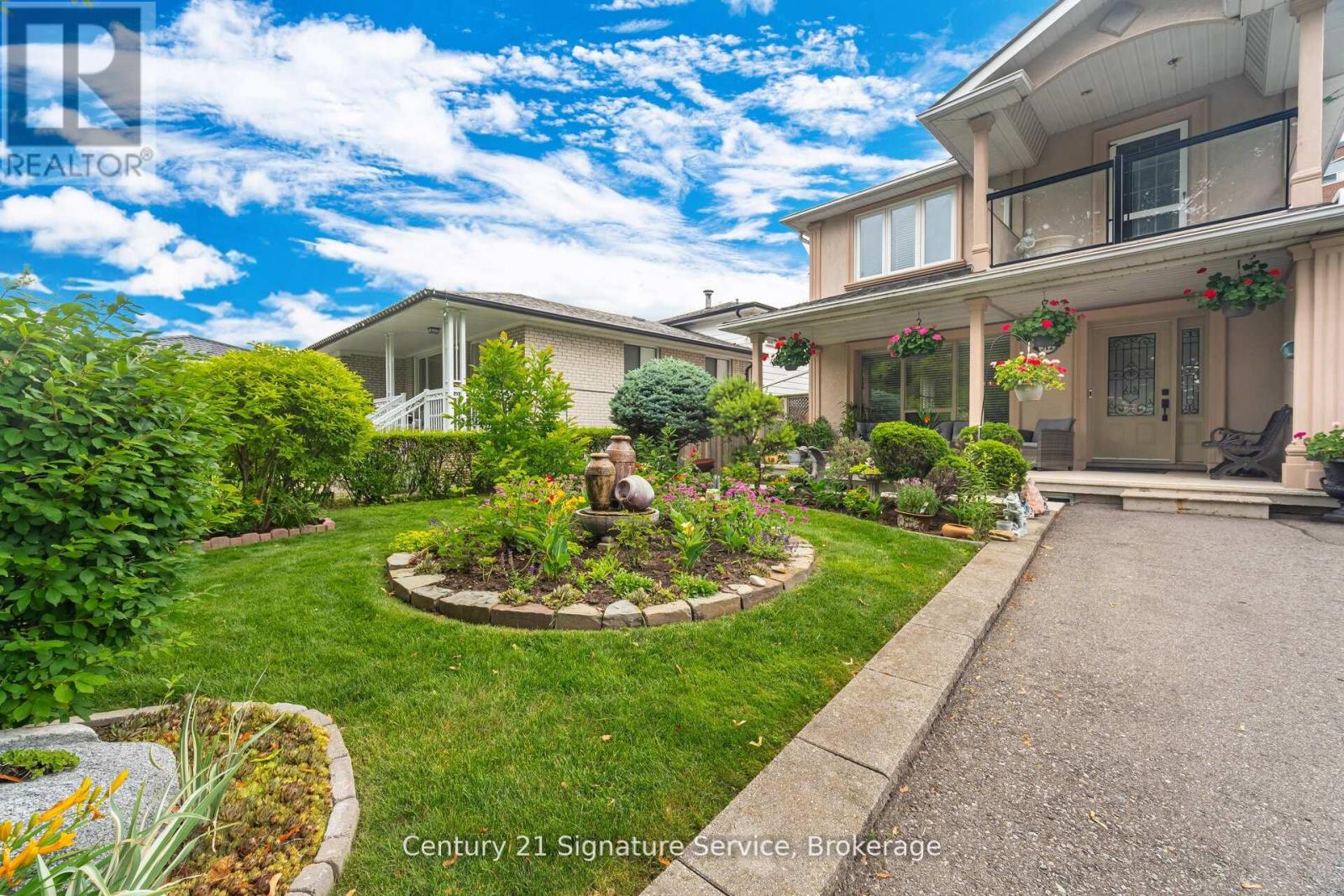 Photo 3 of 512 Selsey Drive, Mississauga ON