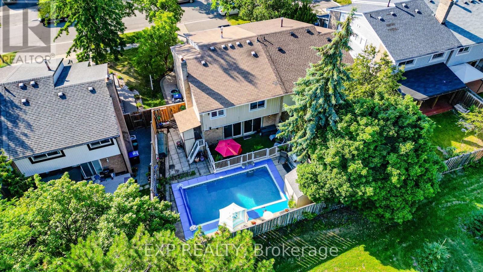 Photo 34 of 76 Salisbury Circle, Brampton ON