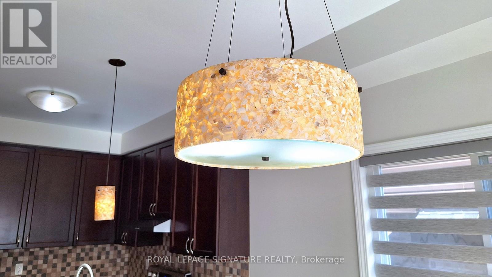 Photo 15 of 138 Sun King Crescent, Barrie ON