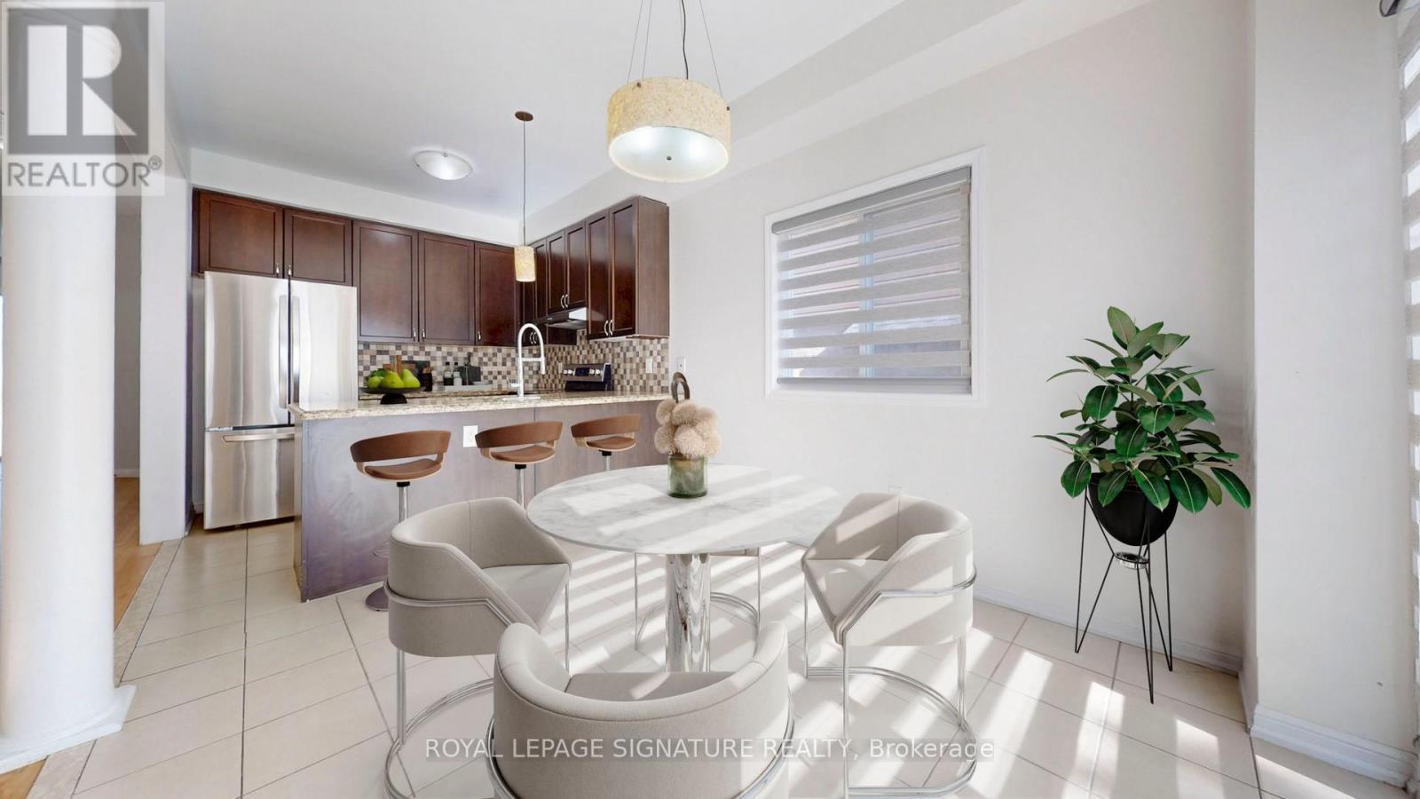 Photo 17 of 138 Sun King Crescent, Barrie ON