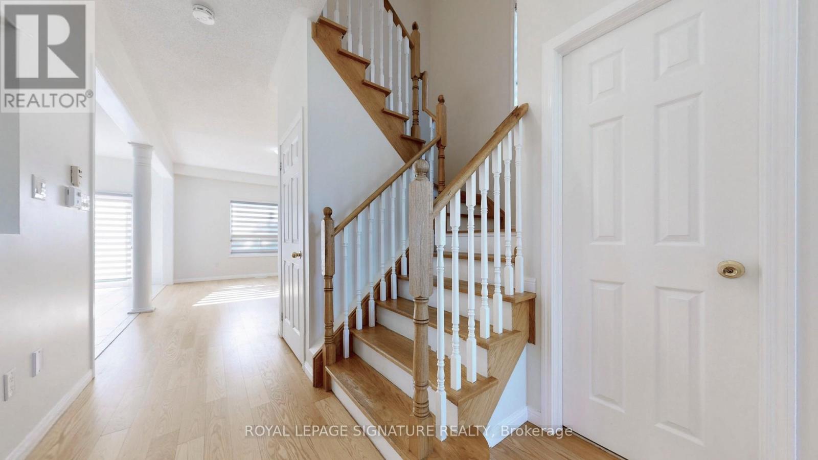 Photo 20 of 138 Sun King Crescent, Barrie ON