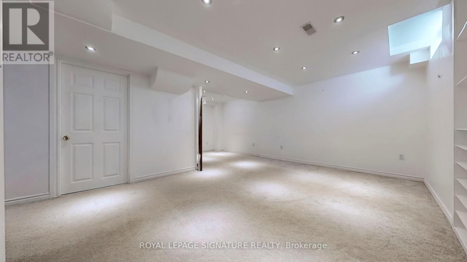 Photo 37 of 138 Sun King Crescent, Barrie ON