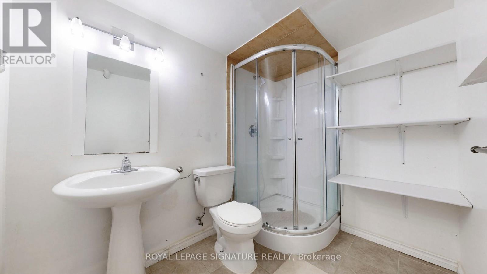 Photo 41 of 138 Sun King Crescent, Barrie ON