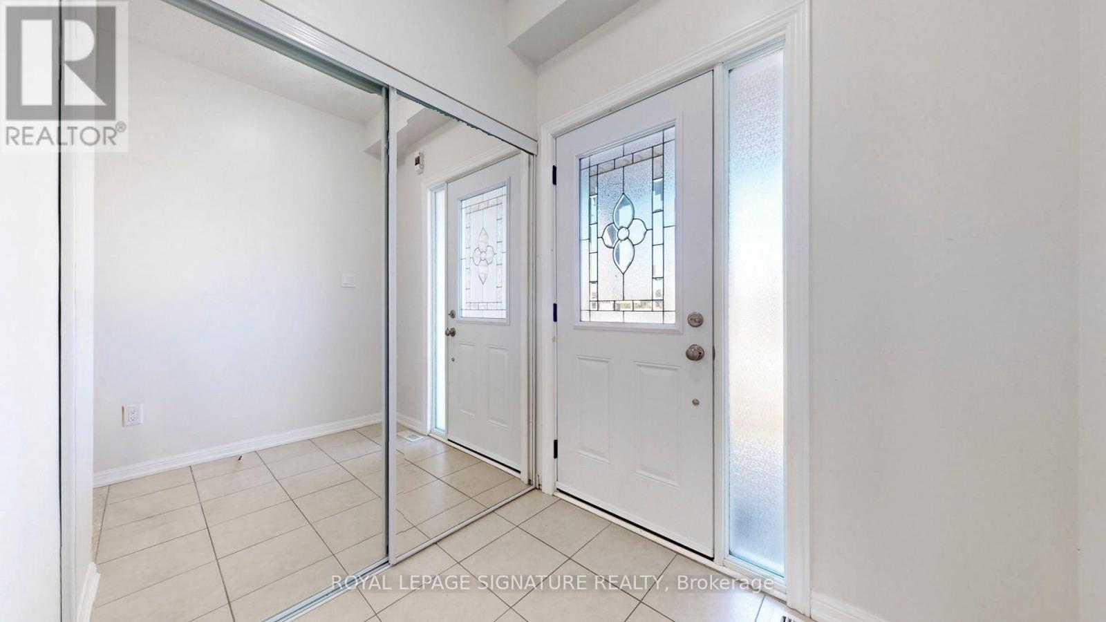 Photo 6 of 138 Sun King Crescent, Barrie ON