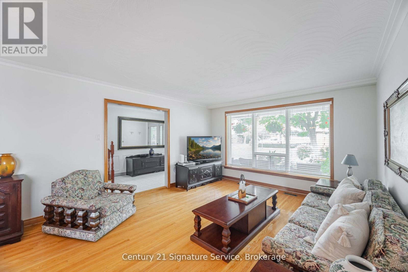 Photo 11 of 512 Selsey Drive, Mississauga ON