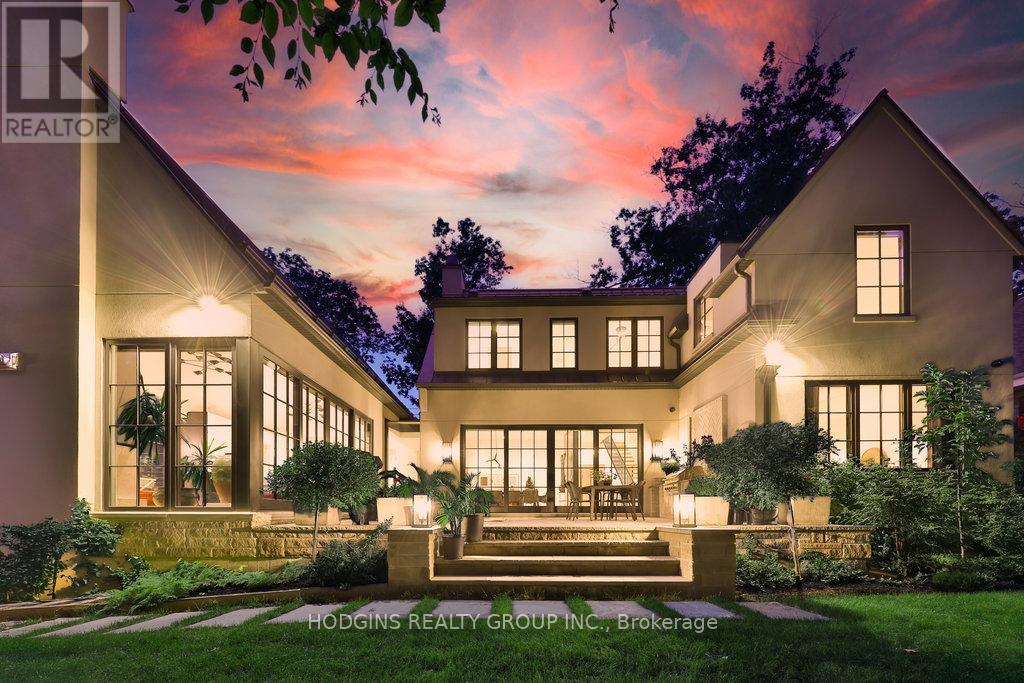 Photo 2 of 238 Mineola Road W, Mississauga ON