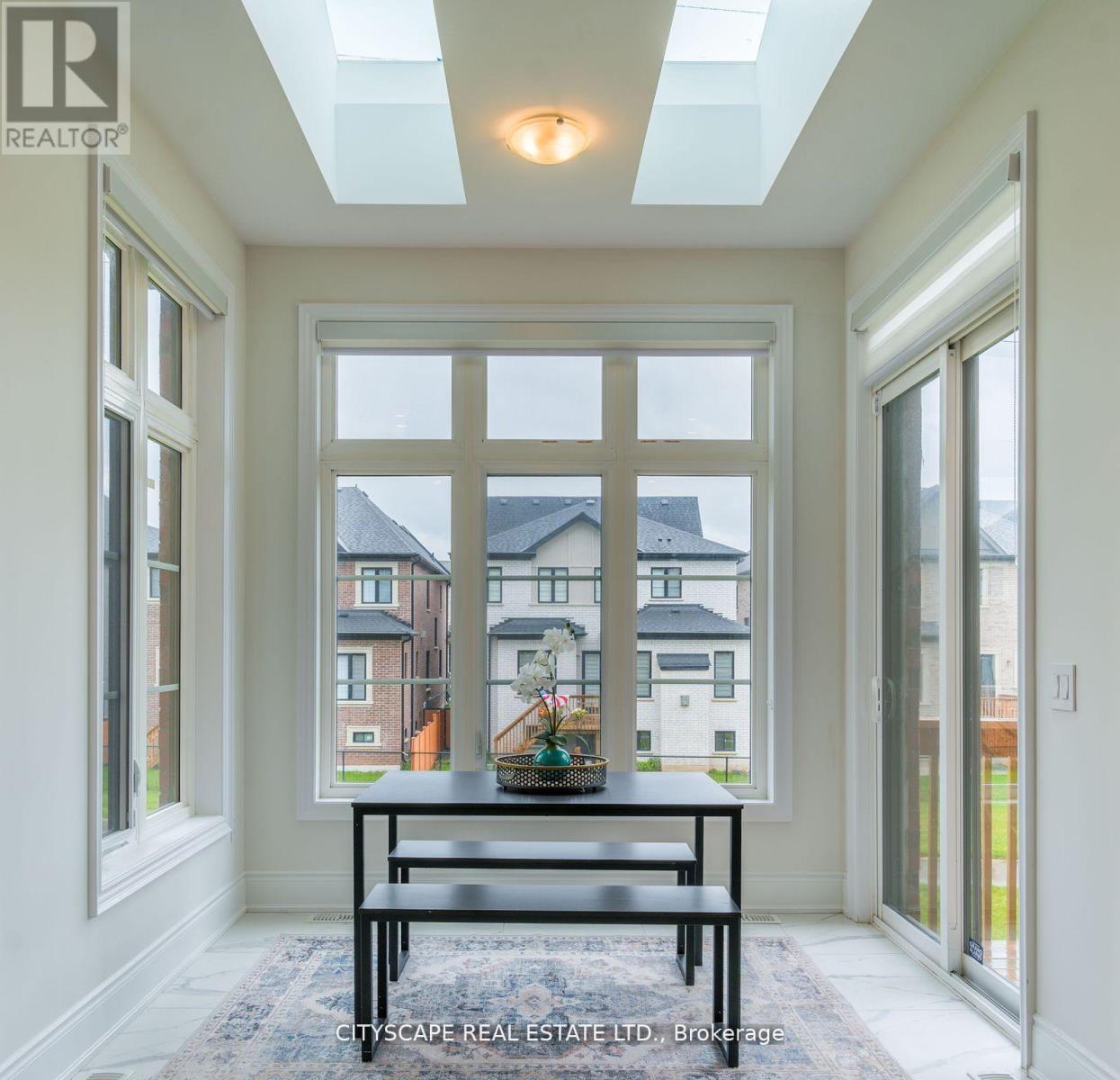 Photo 12 of 2405 Irene Crescent, Oakville ON
