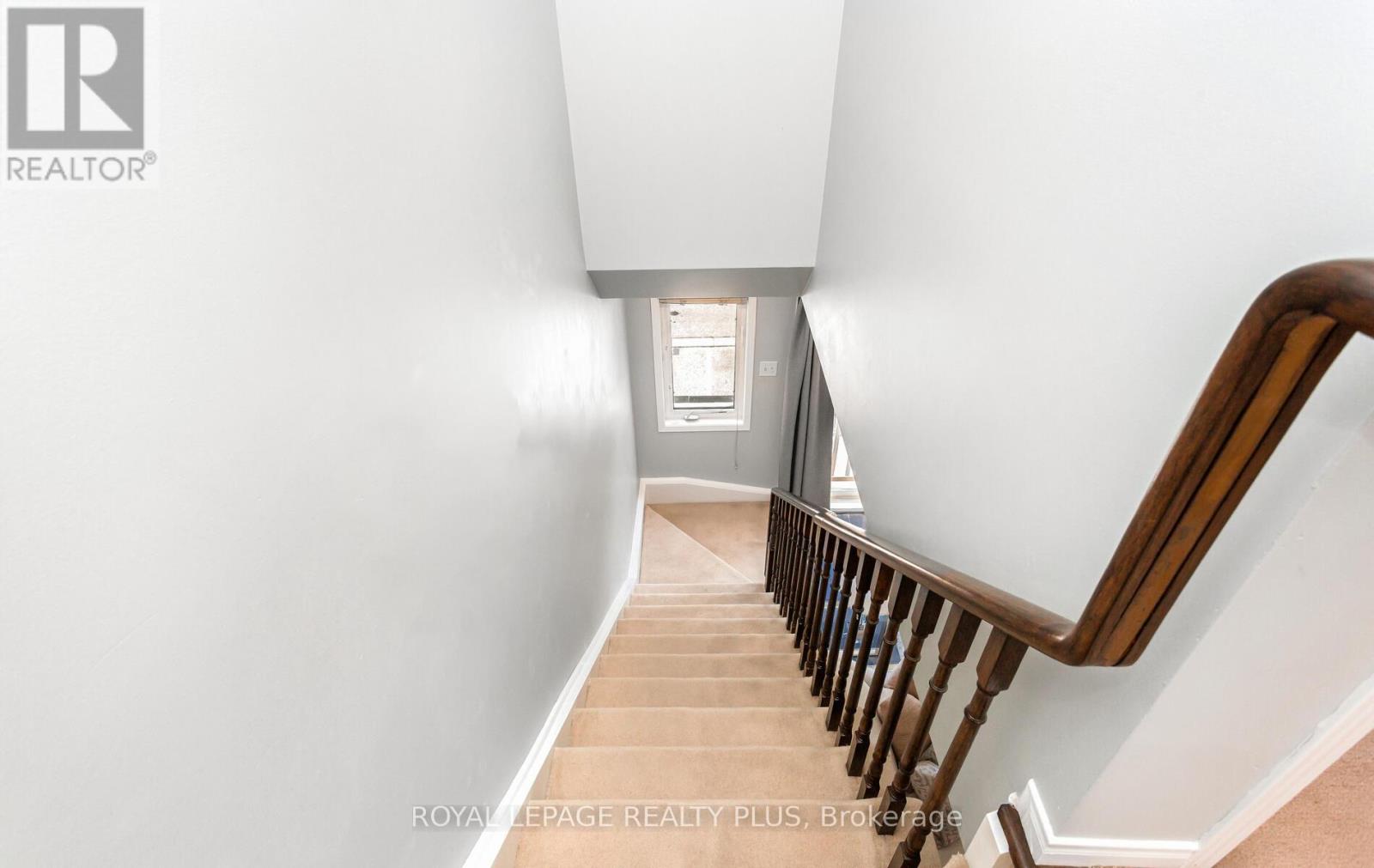 Photo 17 of 27 5050 Intrepid Drive, Mississauga ON